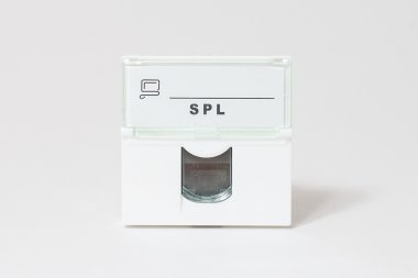 Фотография товара 'Spl 200007 Розетка информационная UTP 1хRJ45 45х45 cat5е'