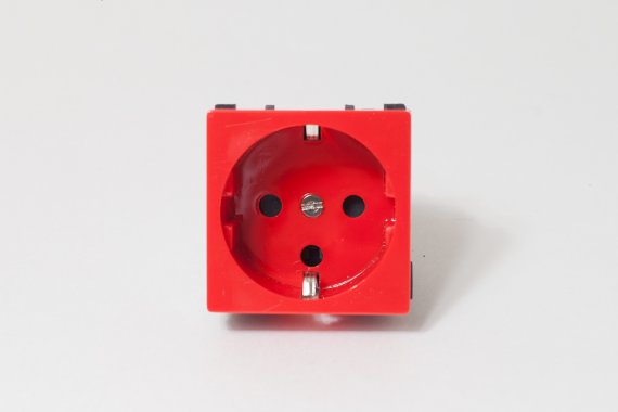 Фотография товара 'Spl 200002 Розетка электрическая 2К+З,с защитными шторками'