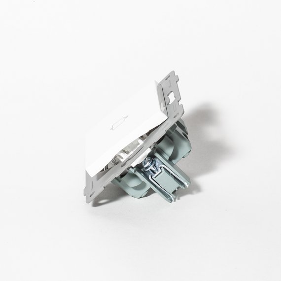 Фотография товара 'Spl 201106 Выключатель самовозвратный звонкового типа, 10А, 220-250V (белый)'