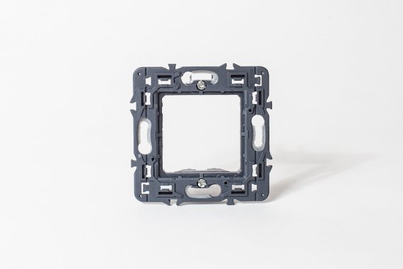 Фотография товара 'Spl 500022 Суппорт на 1 пост (45х45) монтаж на винтах'