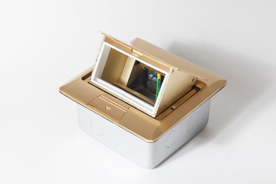 Фотография товара 'Spl 300003 Люк на 2 поста (45х45), латунь, с металлической коробкой, IP44'